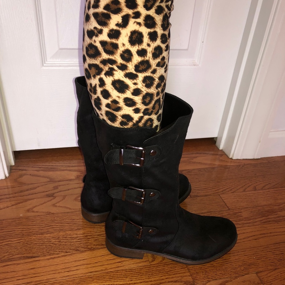 🌻Madeline Girl sz8 Black Faux Suede Moto Boot🌻